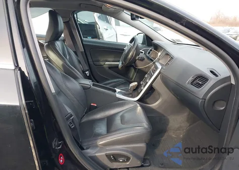 2013 Volvo S60 T5/T5 Platinum/T5 Premier/T5 Premier Plus из США, поврежденный, VIN YV1612FS2D1228877